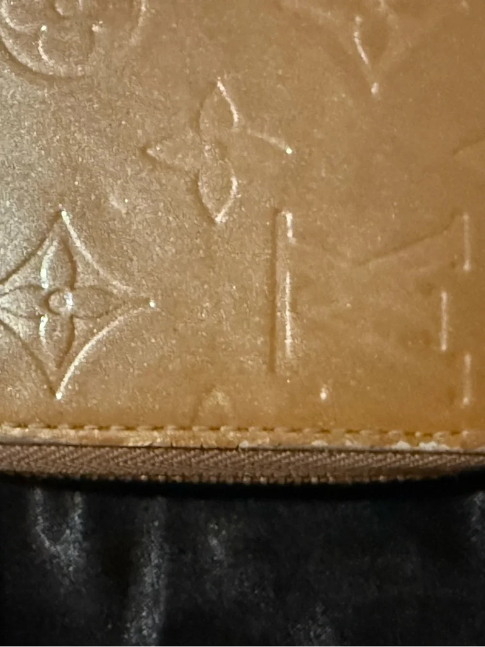 Louis Vuitton Monogram Vernis Zippy Wallet in a bronze/noisette patent leather
